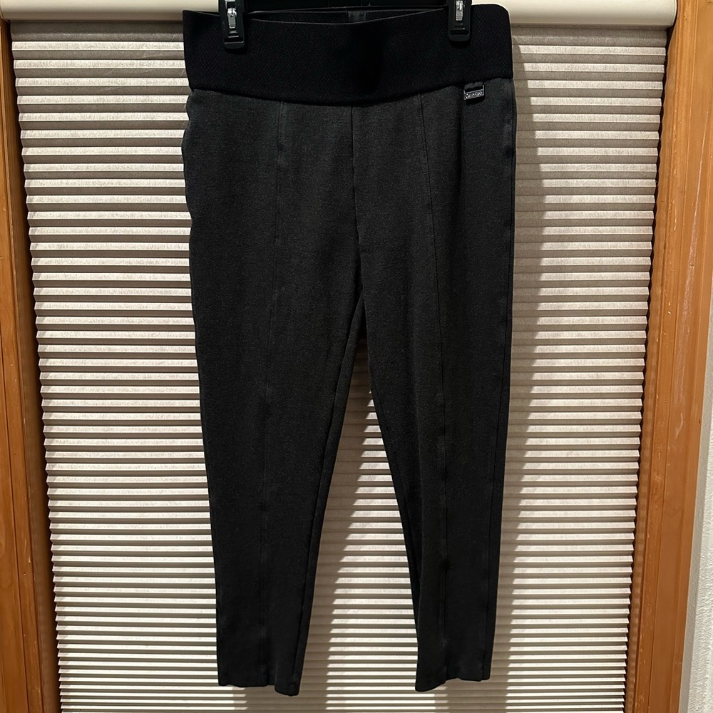 Capris pants (Calvin Klein)